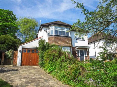 3 Bed Detached House For Sale In Byron Avenue Coulsdon Cr5 £750000