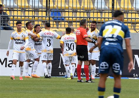 Luciano Cabral lideró el triunfo de Coquimbo Unido sobre Everton en