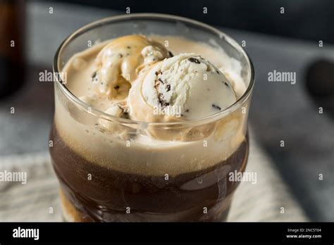 Irish Stout Ice Cream Float With Beer In A Pint Glass Stock Photo Alamy