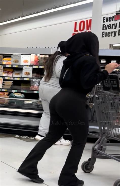 Lil Short Shawty Latina In Grocery Store OC Spandex Leggings