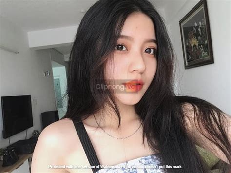 Hàng 18 hot girl Nguyễn Ngọc Phương Vy Bâu lên đỉnh phê tận óc