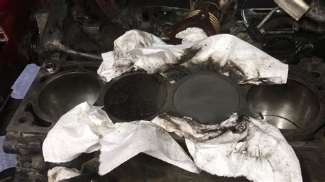 How To Remove Carbon Off Pistons Less Than 10 MINUTES 100 WORKS