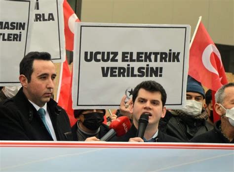 TGB ve Vatan Partisi Enerjisa Ankara Ofisi Önünde Kamulaştırma Çağrısı