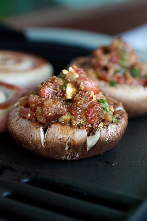 Gefüllte Portobello Pilze vom Grill