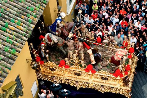 La teatralidad en el Misterio sevillano de La Exaltación Hermandad