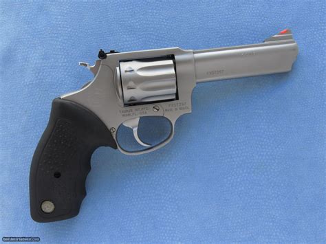 Taurus M Revolver Cal Lr