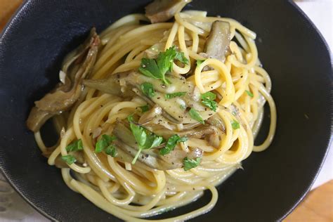 Spaghetti Alla Carbonara Di Carciofi Ricetta Vegetariana Lifegate