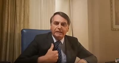 O cão que fuma PGR arquiva citação a Bolsonaro em caso Marielle