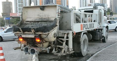 G Caminh O Descontrolado Atinge Quatro Ve Culos Em Jo O Pessoa