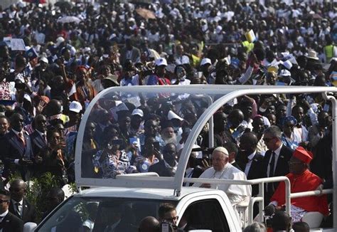 Missa do Papa no Congo juntou mais de um milhão de fiéis JTM