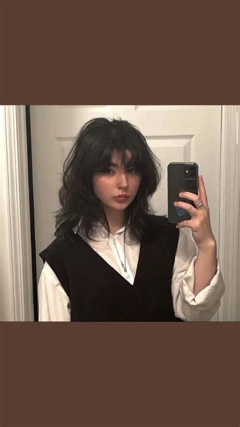 Messy short hair wolf cut con fleco short wolf cut with curtain bangs ...