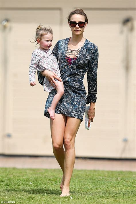 Rachael Finch And Daughter Violet Opt For Matching Floral Sundresses Daily Mail Online