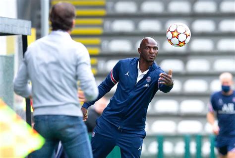 Zoumana Camara Prolonge Laventure La T Te Des U Du Psg France