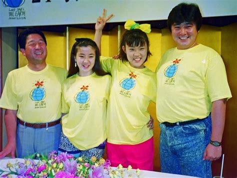 1990年、日本テレビ「愛は地球を救う」発表会見で 左から）徳光和夫、宮沢りえ、山田邦子、渡辺徹さん ― スポニチ Sponichi Annex 芸能