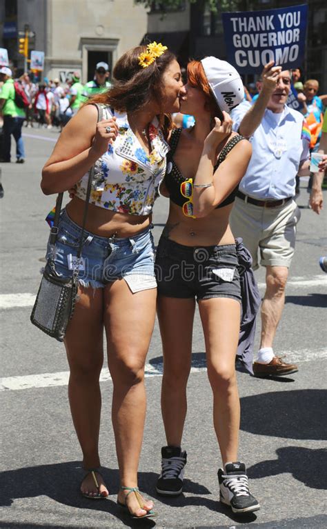 Participantes De Lgbt Pride Parade Em New York City Imagem De Stock Editorial Imagem De