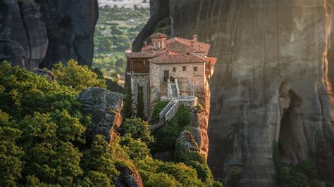 Hiking Meteora Tour - Tours in Meteora | Grekaddict.com