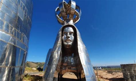 Aparecida Ter Est Tua De Nossa Senhora Maior Que O Cristo Redentor