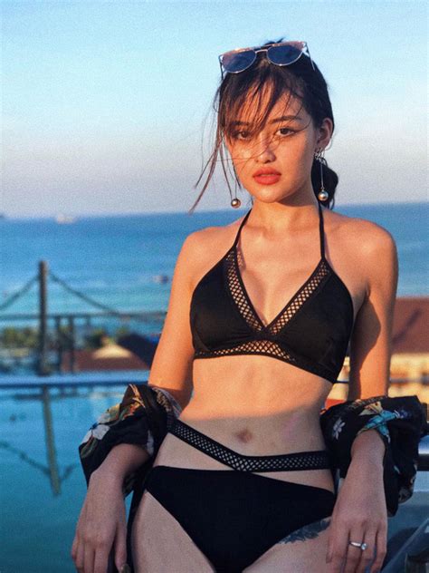 Ngỡ ngàng loạt ảnh bikini sexy của mỹ nhân đóng cảnh nóng ở tuổi Giải trí