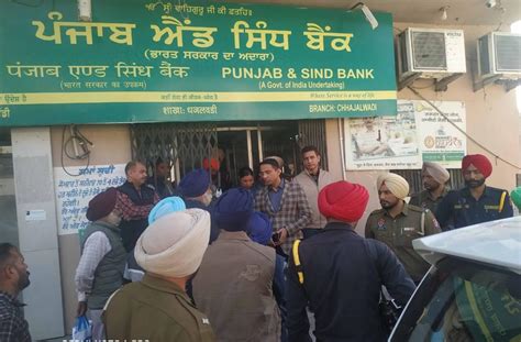 ₹78 Lakh Looted From Punjab And Sind Bank In Amritsar Village Cities Hindustan Times