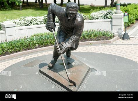 Maurice Richard Statue Montreal Canada Stock Photo Alamy