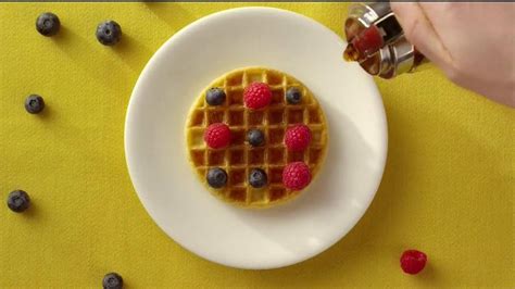 Eggo Homestyle Waffles TV Commercial, 'Toppings' - iSpot.tv