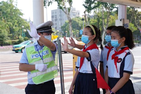 小小少年进警营 参观体验真“警色” 中国警察网