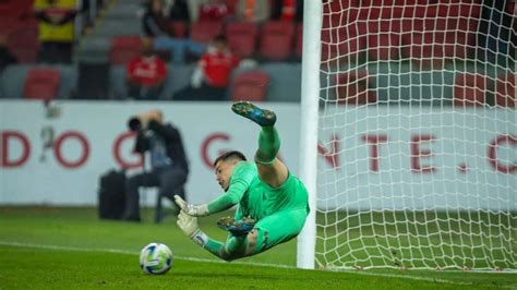 A Surpreendente Hist Ria Do Goleiro Que Decidiu O Grenal Sub Para O