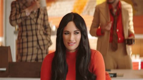 Kacey Musgraves Channels '9 to 5' in 'High Horse' Music Video