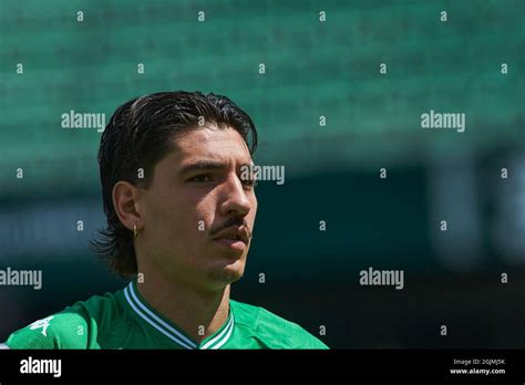 Hector Bellerin Poses For Photo During His Presentation As New Player