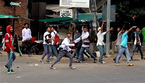 Pesantren Cegah Kenakalan Remaja Remaja Gambar Pasangan Lucu Lelaki