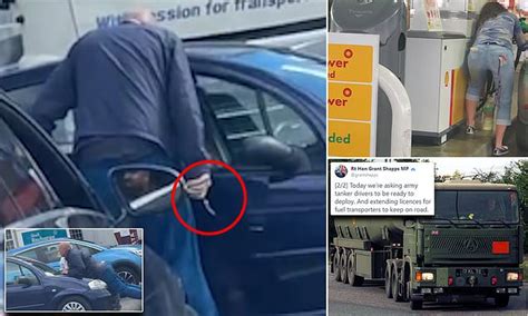 Driver Pulls Knife On Motorist Who Tries To Run Him Over Daily Mail