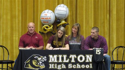 Milton's Worley finishes family feat in college signing