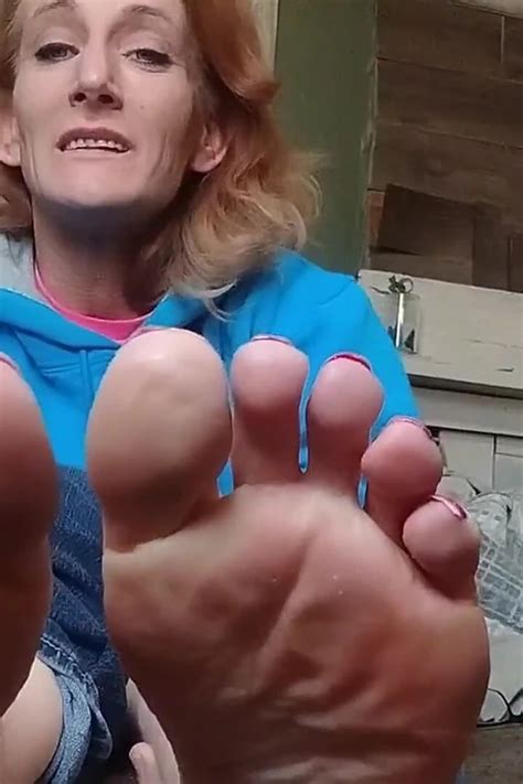 Foot Ignore Amateur Amateur Porn Feat Longtoes By FapHouse XHamster