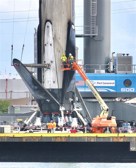 SpaceX Falcon 9 Goes Horizontal After All 4 Landing Legs Retracted ...