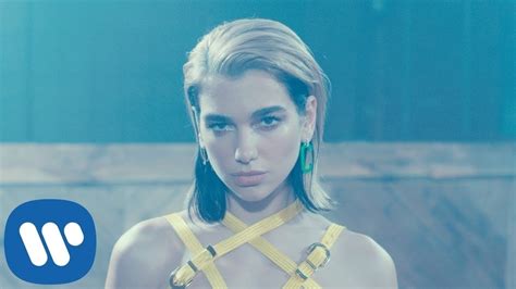 杜阿利帕 Dua Lipa 惊艳亮相Vogue杂志全裸写真 Mandarinian