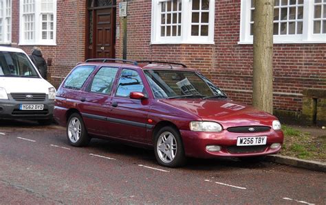 Ford Escort Estate Finesse One Owner From New Flickr