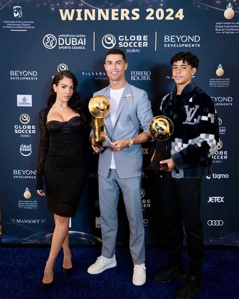 Ronaldo Celebra Conquistas No Globe Soccer Awards Georgina E