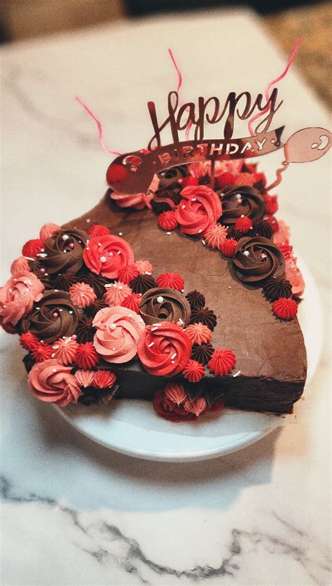 I've been trying to practice my piping to hopefully sell cakes soon