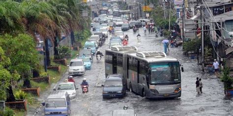 Ini Fakta Fakta Penyebab Jakarta Direndam Banjir Merdeka