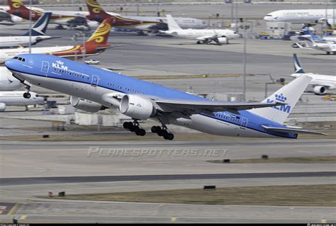 PH BQG KLM Royal Dutch Airlines Boeing 777 206ER Photo By David LYU