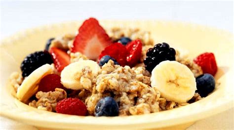 8 Ways To Eat A Healthy Breakfast With Oats | LifeBeyondNumbers