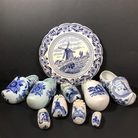 LOT 162F Delft Hand Painted Holland Clogs Windmill Plate More Blue