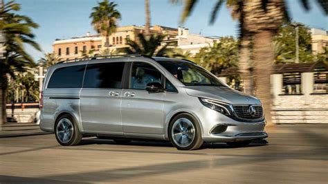 Mercedes Benz Demonstrated Concept Eqv In Barcelona