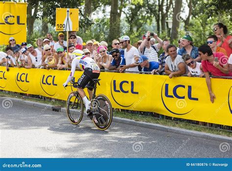 The Cyclist Rigoberto Uran Uran - Tour De France 2015 Editorial Photo ...