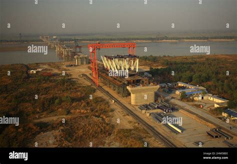 The Yellow River bridge Stock Photo - Alamy