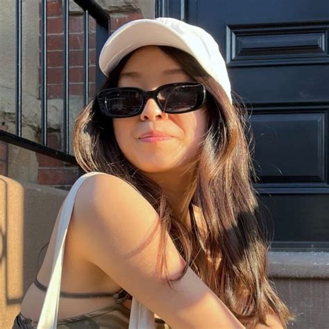 10 Hot Sexy Caitlin Lam Bikini Pics