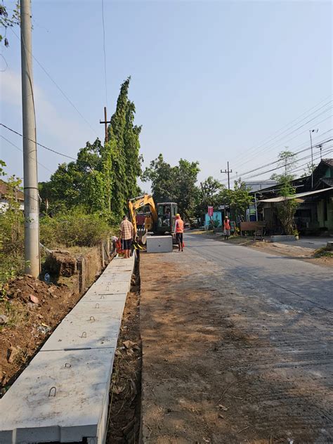 Berjalan 3 Minggu Proyek Rekonstruksi Jalan Ngopak Kedawung Capai 10