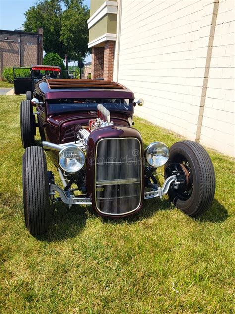 Customized Classic Lowrider Hot Rod Roadster With Exposed Engine Big