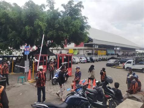 Carut Marut Parkir Pasar Induk Kota Batu Jukir Dan PP Kembali Gelar