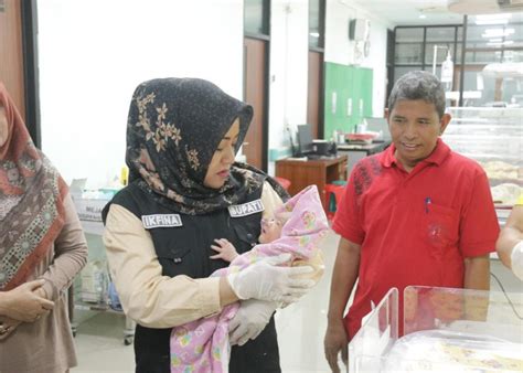 Polisi Buru Pelaku Pembuang Bayi Dalam Kardus Di Mojokerto